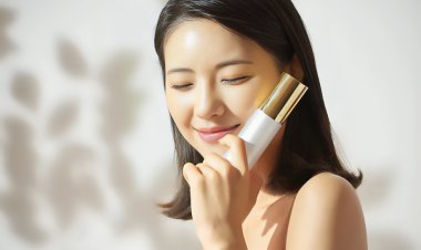 Japanese vs Korean Skincare Routine: What’s the Best Skincare Trend in '25?